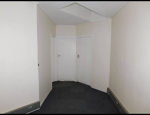 106M² OFFICE TO LET IN FERNDALE